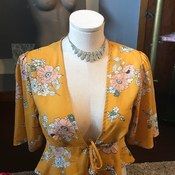 Charlotte russe blouse floral - Picture 2 of 2